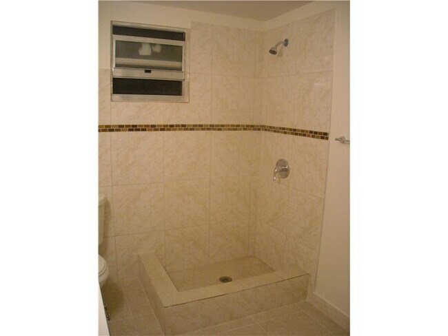 Foto del edificio - 6840 Greene St