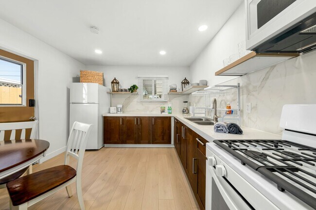 Foto del edificio - 3264 Clairemont Mesa Blvd