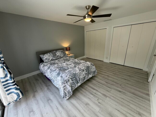 Foto del edificio - 8847 Thumbwood Cir