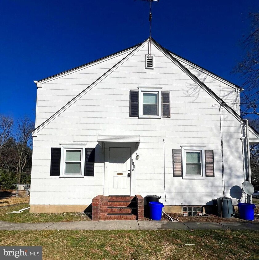 119 Hillcrest Ave, Collingswood, NJ 08108 Room for Rent in