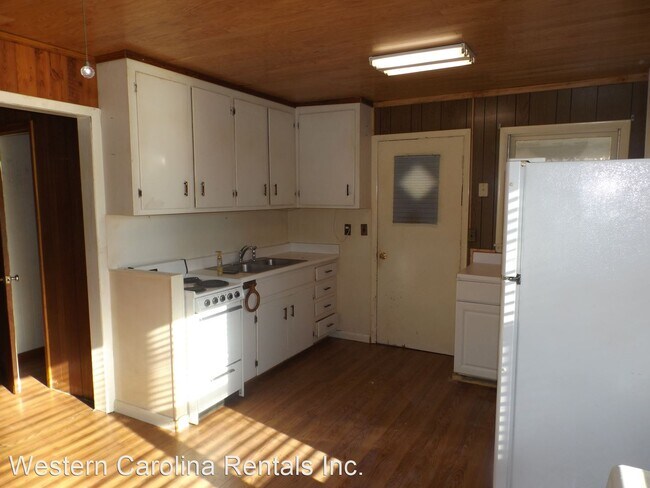 Building Photo - 1 br, 1 bath House - 41 Trinity Dr