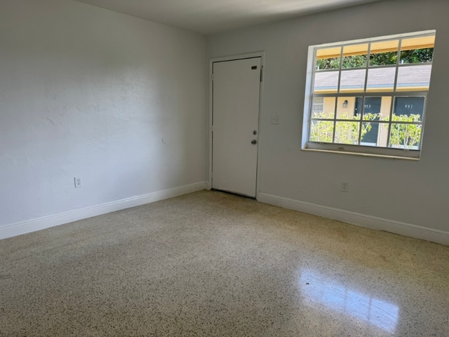 Photo - 955 SW 71st Ave Apartment