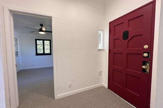 Foto del edificio - 1521 S Stanley Ave