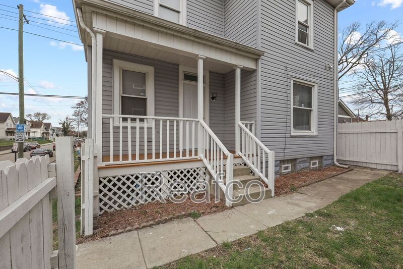 Foto principal - 831 Studer Ave