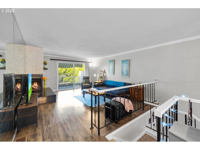 Foto del edificio - Bright and Open 1,638 SqFt Home Featuring Fireplace, Updated Kitchen & Scenic Outdoor Views ***Wa...