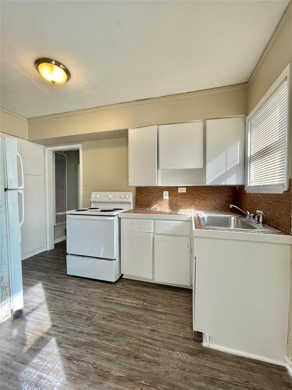 Foto del edificio - 1755 Lynn Ln