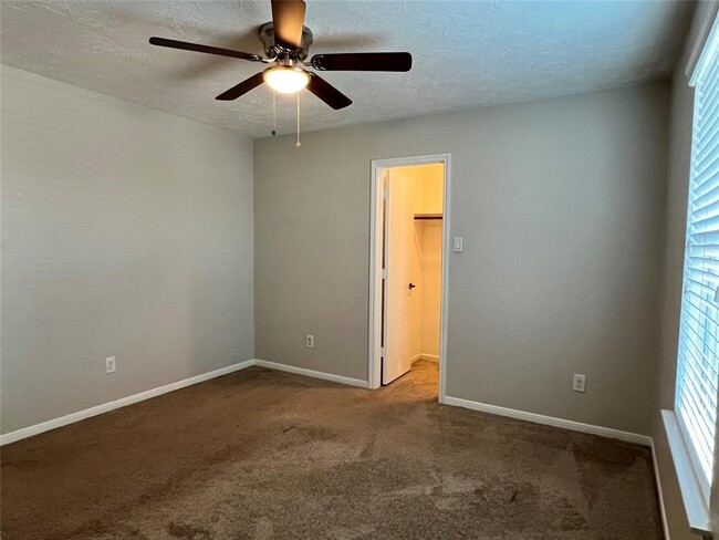 Building Photo - 2207 Diamond Crest Dr