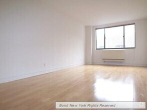 Building Photo - 323 W 96th St
