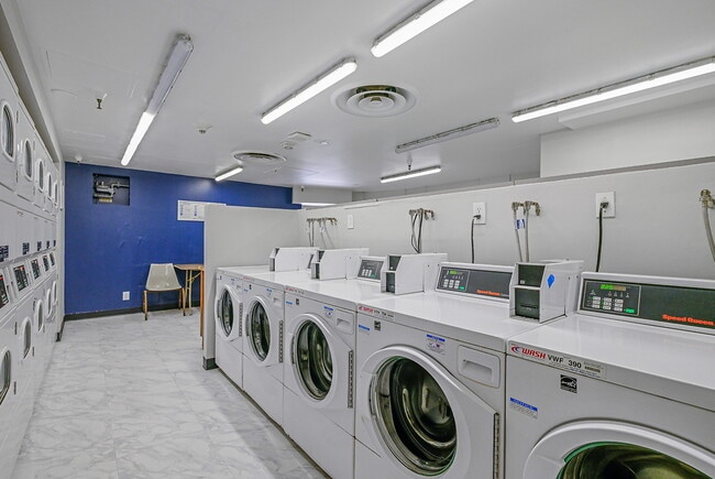 Building Photo - Skye at Bunker Hill