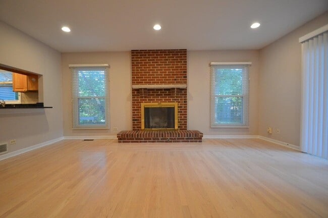 Building Photo - 4805 Greenwich Ct