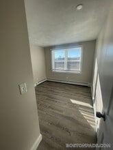 Building Photo - 27 Kenmar Dr