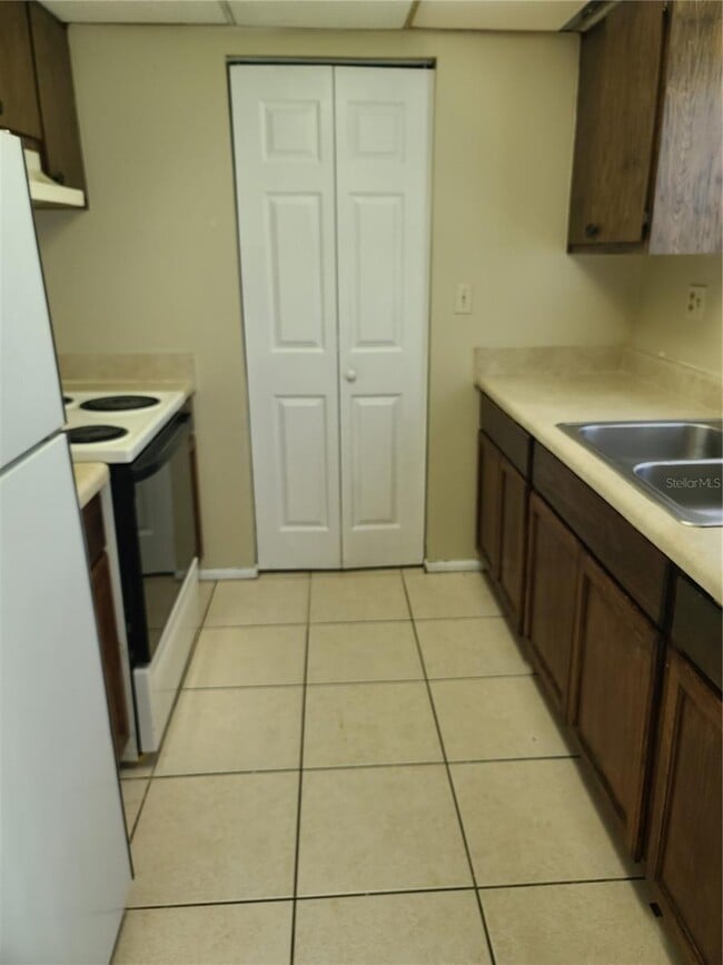 Foto del edificio - 1916 Honour Rd