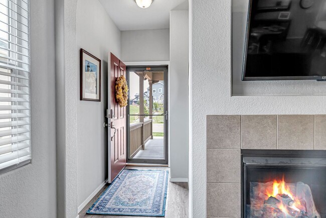 Foto del edificio - Maintenance free living in Wolf Ranch, Academy School District 20!