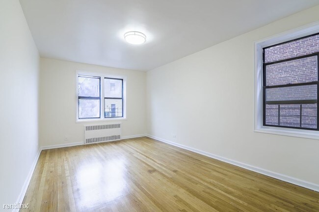 Foto del edificio - 9850 67th Ave