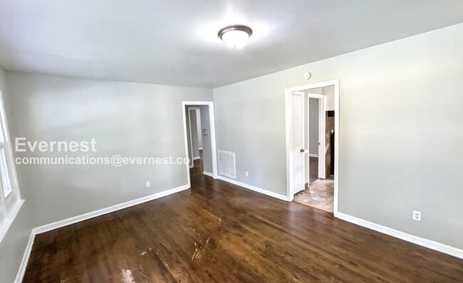 Building Photo - 1225 Linwood St