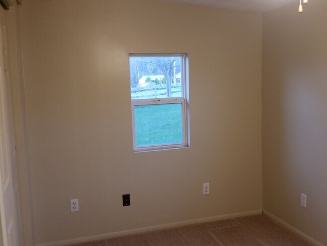 Foto del edificio - 227 Water Tower Rd