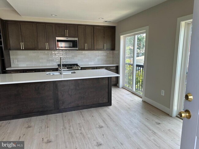 Foto del edificio - 234 15th St NE