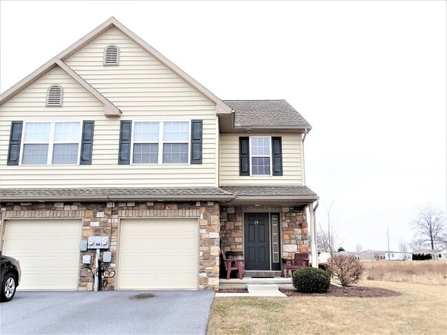 Building Photo - 64 Bethlehem Ln