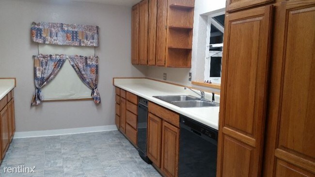 Building Photo - 3 br, 1.5 bath House - 2801 Stony Point Road