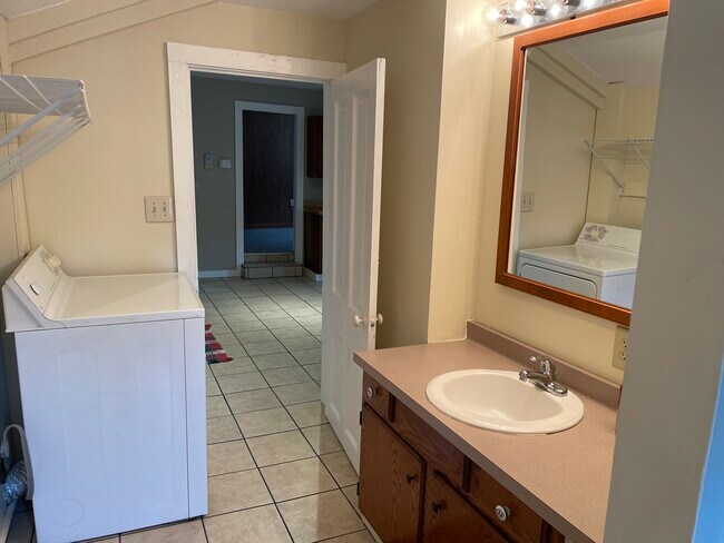 Laundry - 416 Broadway St