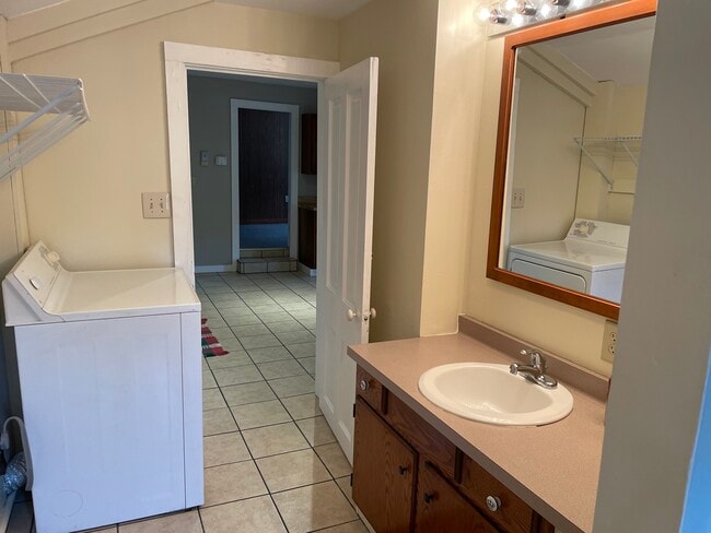 Laundry - 416 Broadway St