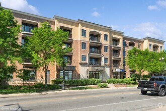 Building Photo - 6400 N Northwest Hwy