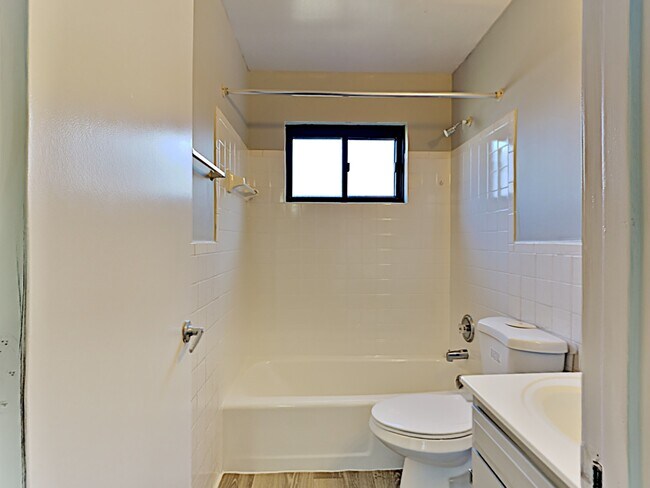 Building Photo - Maple Valley Apartments