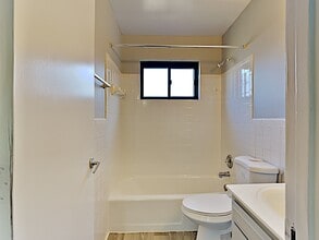 Building Photo - Maple Valley Apartments