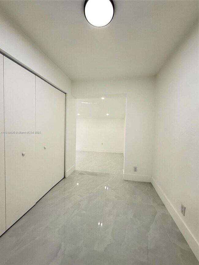 Foto del edificio - 1310 NW 41st St
