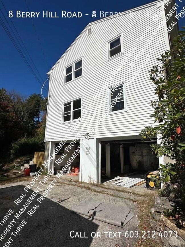 Building Photo - FULLY RENOVATED 2+ BR DUPLEX WITH GARAGE- ...