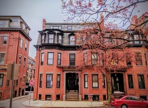 Building Photo - 3 Gloucester St