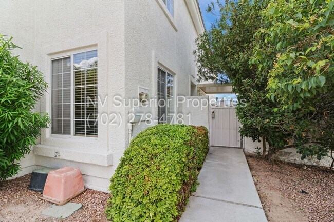 Foto del edificio - Henderson!! 3 Bedrooms!! 2 Car Garage!! Community Pool!! Spa!! Clubhouse!! Fitness Center