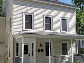 Building Photo - 38 Vineyard Ave