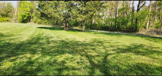 Foto del edificio - 1225 Sleepy Hollow Rd