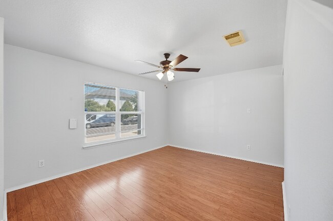 Building Photo - 535 Centro Hermosa