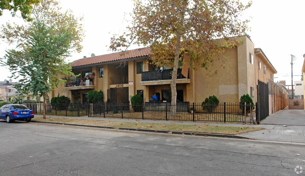 Foto del edificio - 14130 Delano St