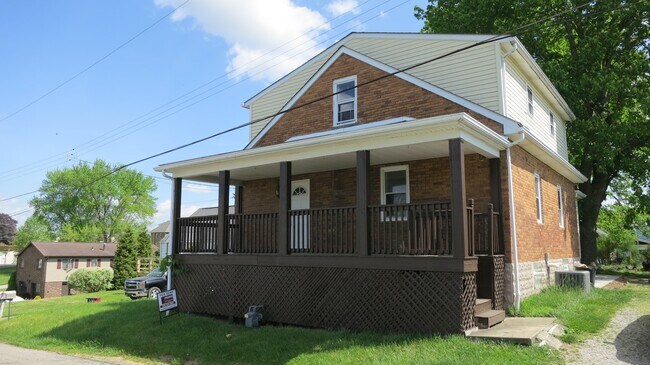 Building Photo - 410 Daly Avenue