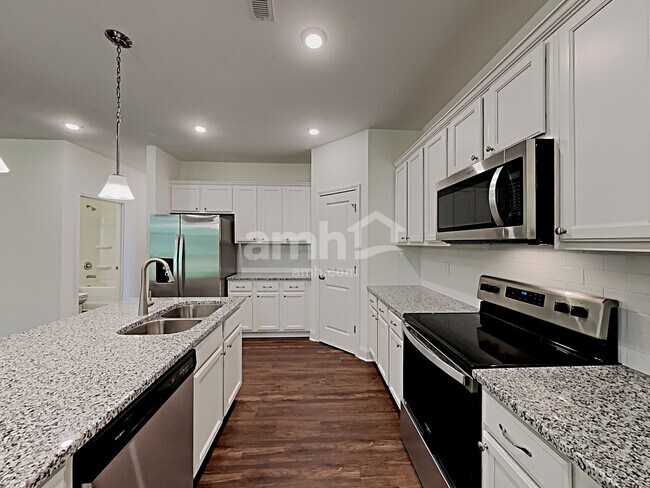 Foto del edificio - 192 Gregory Drive