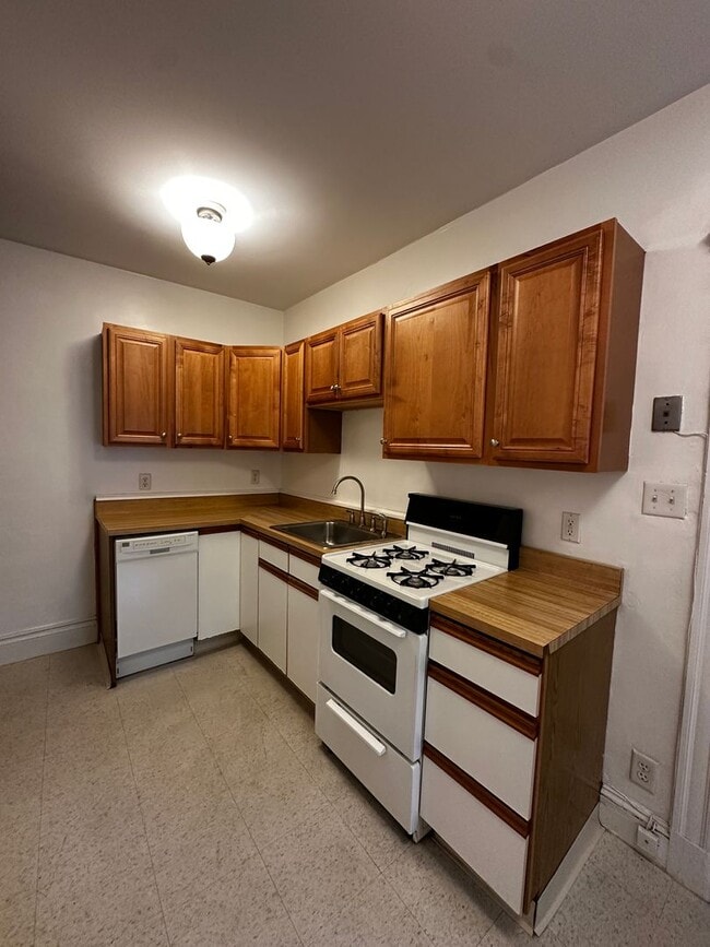 Foto del edificio - Half month free! 1-Bedroom Apartment Near ...