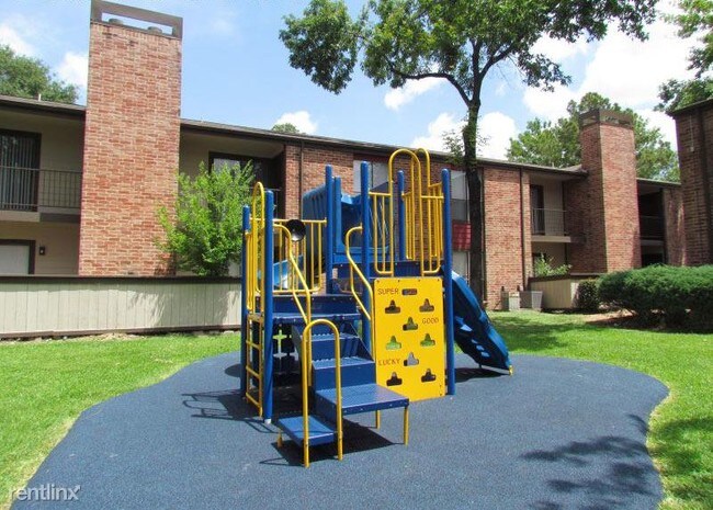 Foto del edificio - 100 Hollow Tree Ln