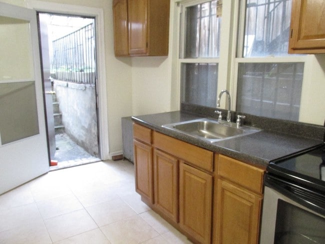Foto del edificio - 1248 Dean St