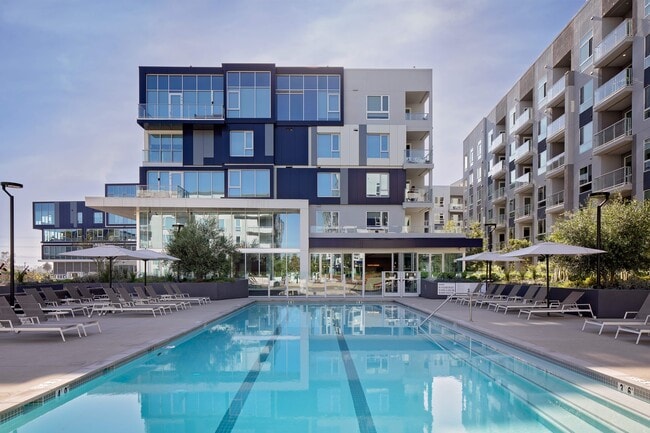 Building Photo - VOX