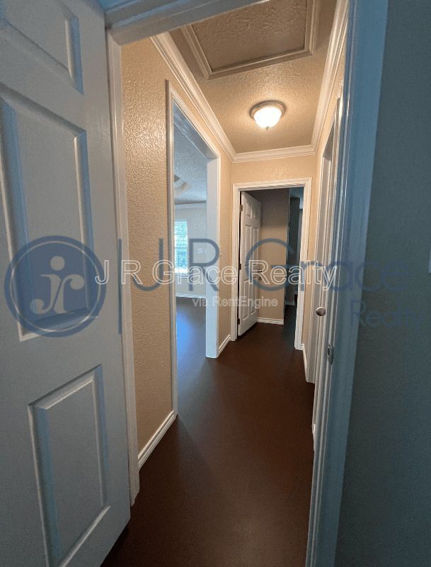 Building Photo - 740 Rocky Ridge Flatts