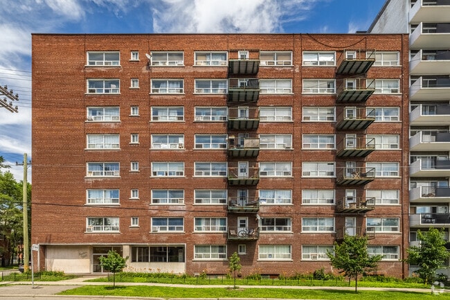 Photo du bâtiment - Sadler's Court Apartments