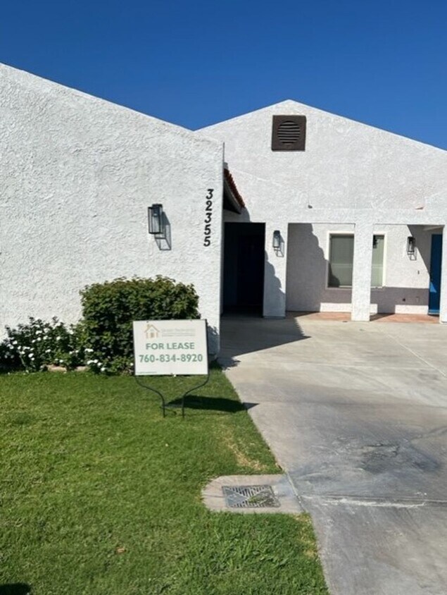 32355 Cielo Vista Rd Unit B, Cathedral City, CA 92234 Room for Rent