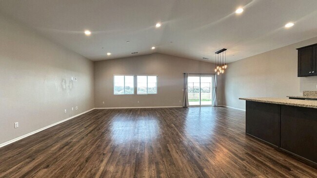 Foto del edificio - 251 Tanglewood Dr