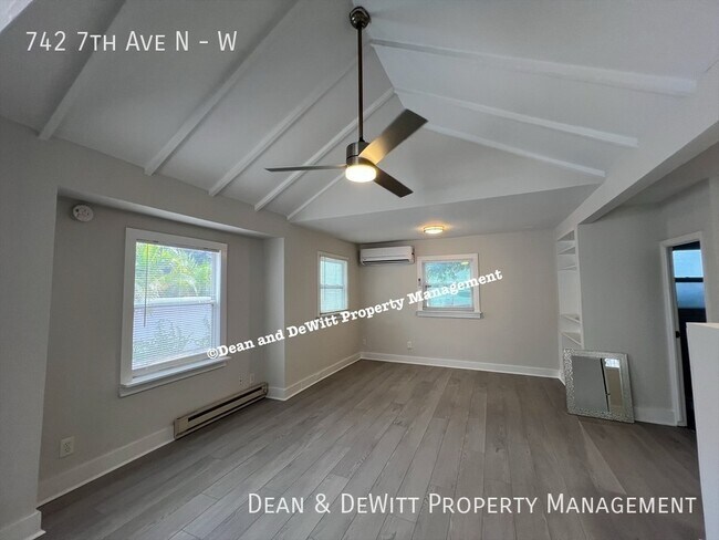 Building Photo - 742 7th Ave N