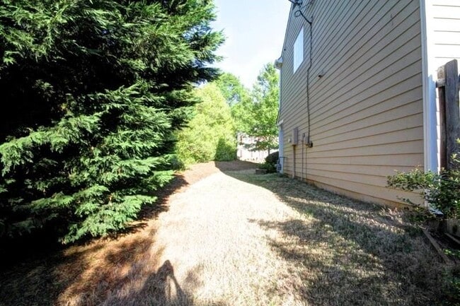 Building Photo - 1364 Glenover Way