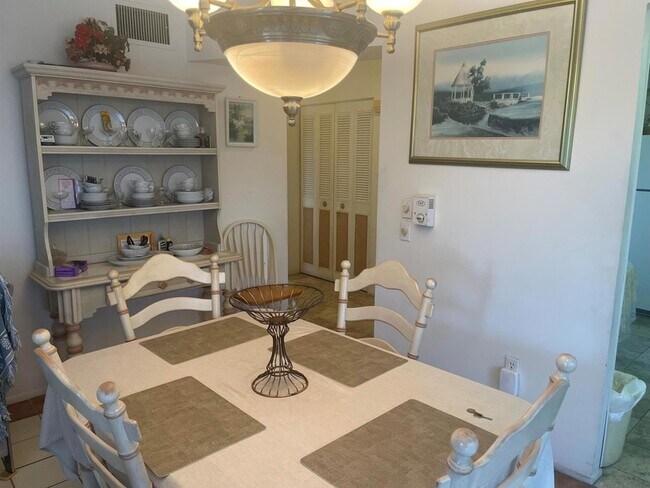 Foto del edificio - 4 Greenway Village N