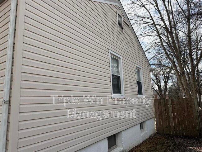 Building Photo - 1145 St Matthew Dr